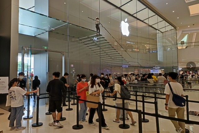 iPhone13大幅降价，或是苹果为了进一步压制中国手机