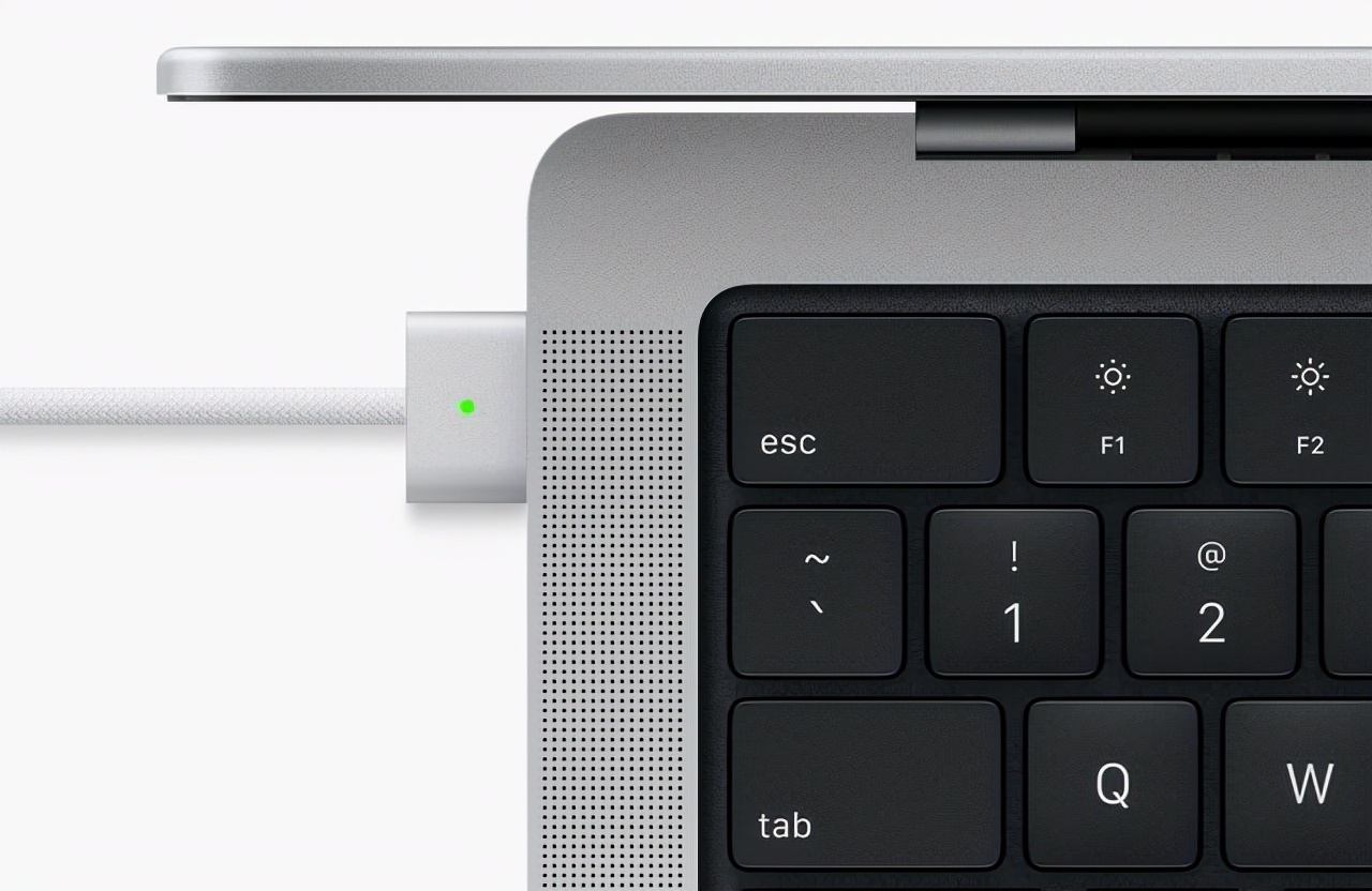 2022款MacBook Air传言：M2芯片+刘海屏