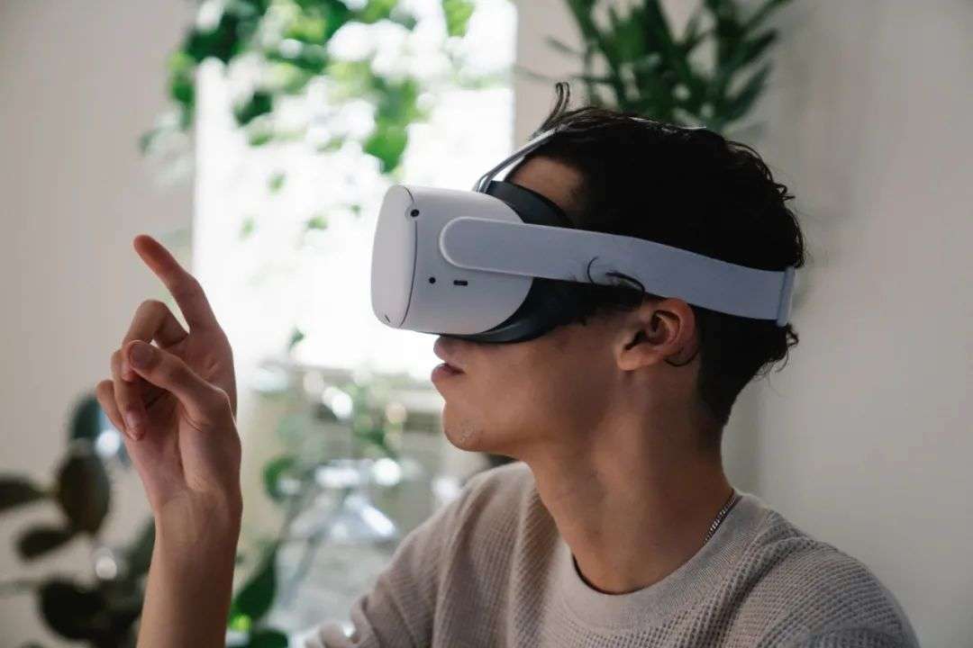 蹭上元宇宙，VR又活了？