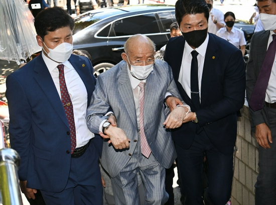 前韩国强人全斗焕去世，曾造反，享年90岁