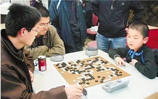 中国棋王柯洁：八夺世界冠军，败给人工智能后放言，还是人类第一