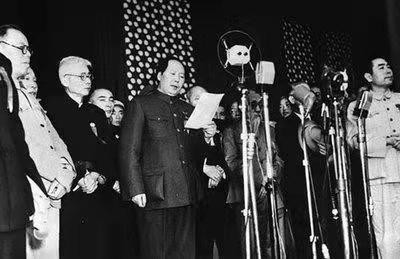 毛主席追悼会上，华国锋的致词，引得数百万人泪流不止