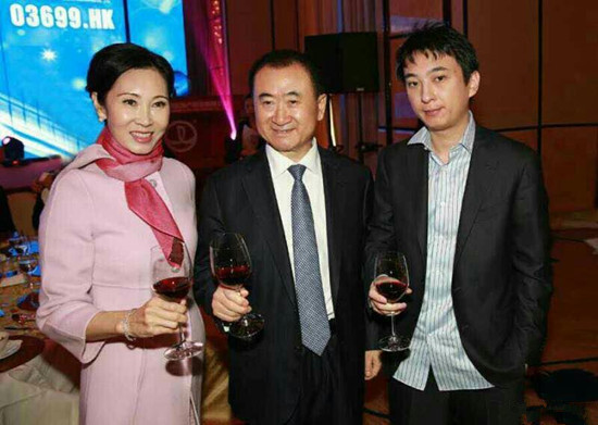 王健林老婆林宁，自己拥有投资集团，气质不凡，背景深厚