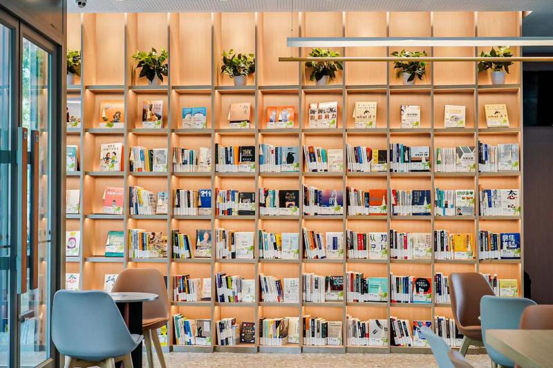 奈雪的茶京城首家书屋开业 打造清华旁最美阅读空间