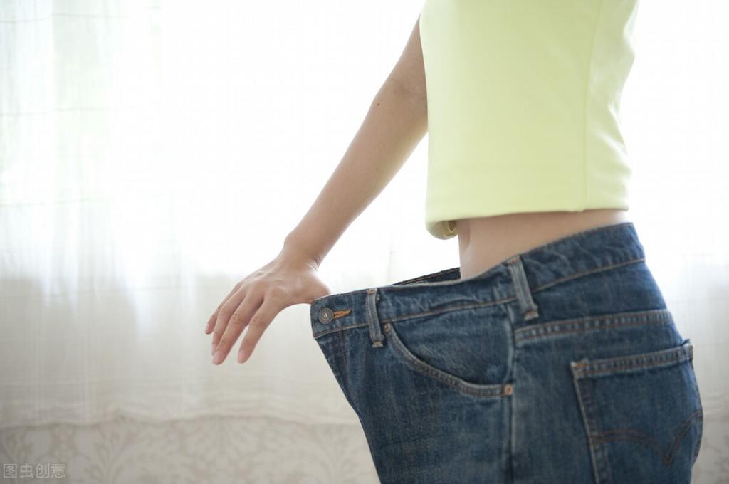 腰腹赘肉多怎么办？4个方法帮你减掉小肚腩，恢复平坦小腹