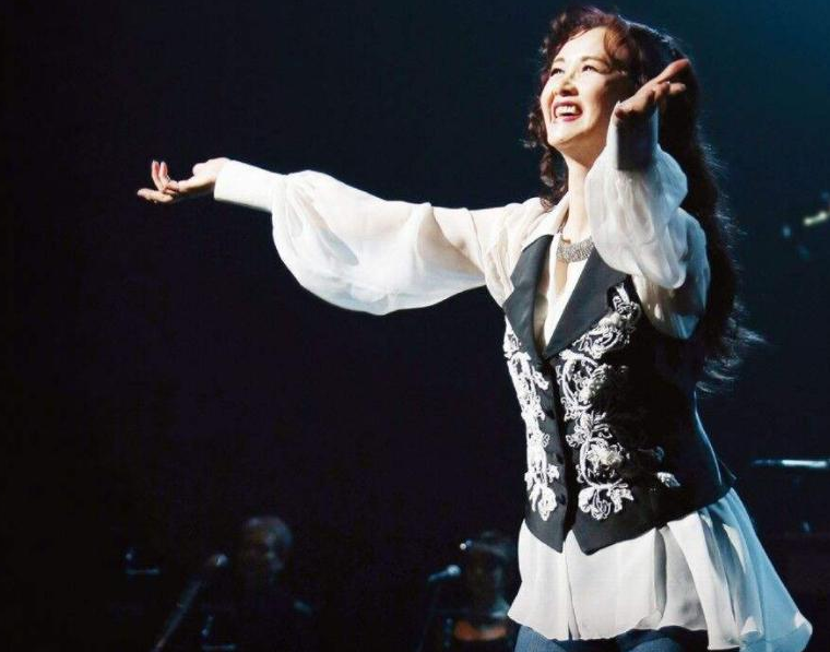 日本国宝级歌手，七十多首歌被翻唱，不婚不嫁，中岛美雪有多绝？