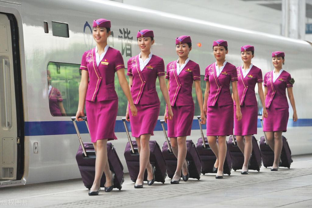 高铁、地铁乘务员与空姐月薪多少？北京轨道展：这个职业前景真好