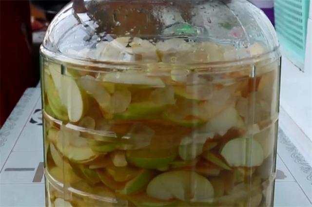 买10斤苹果自制苹果醋，一做一大罐不够喝，做法超简单