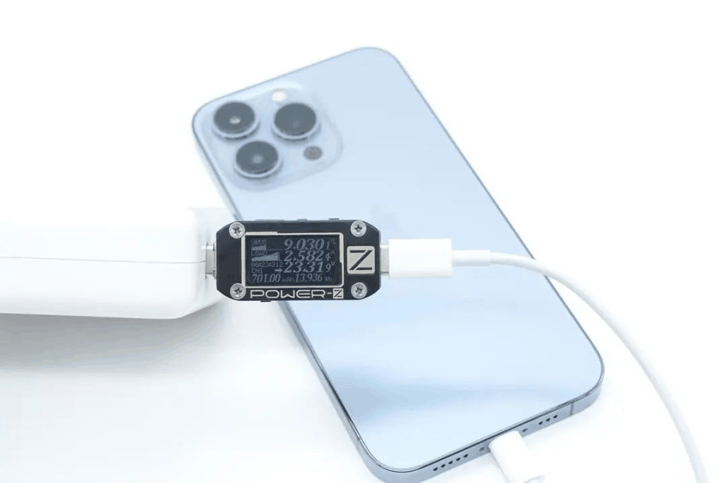 iphone12原装充电器参数(苹果充电器功率多少)