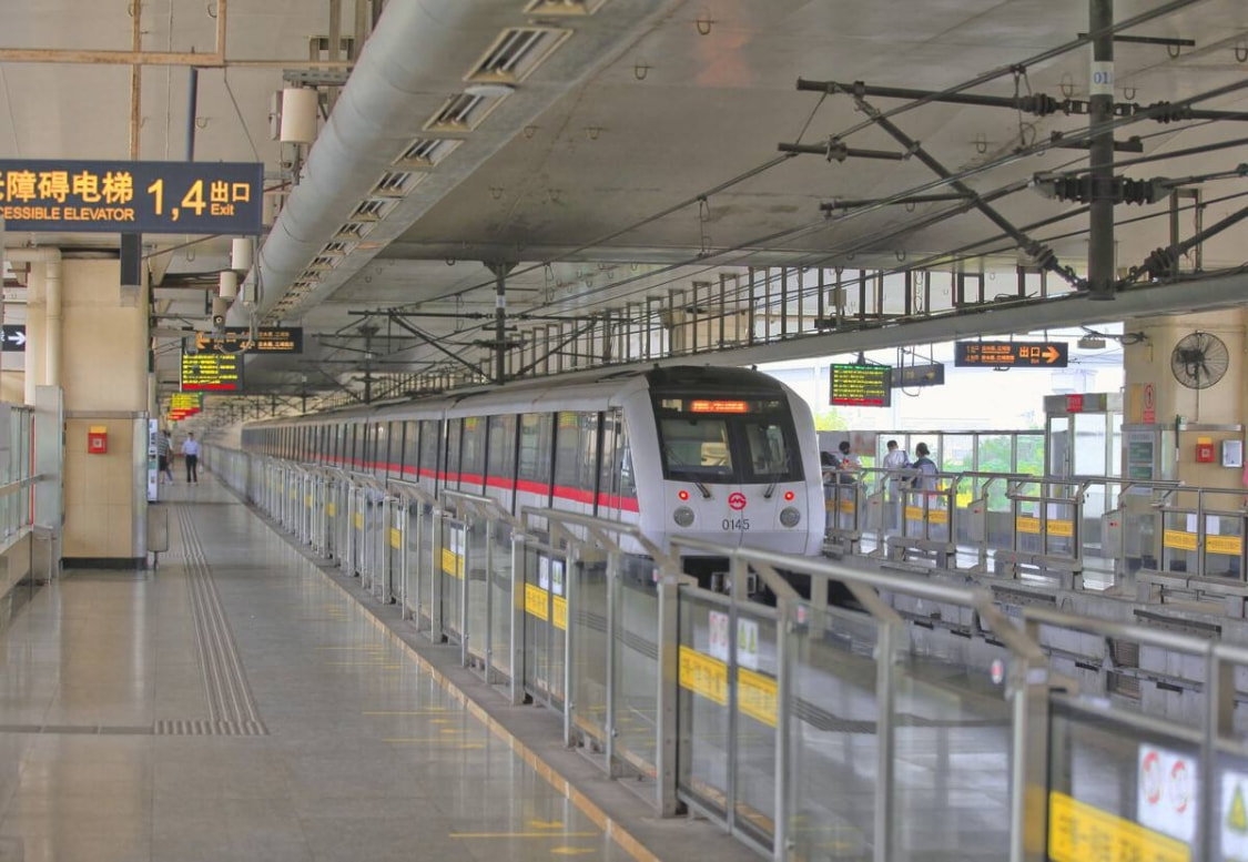 上海地铁回应女乘客被夹身亡 将全力配合调查