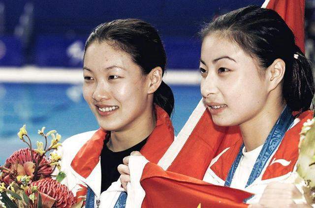 4夺奥运金牌，嫁大26岁的富豪，“跳水女皇”伏明霞如今咋样了？