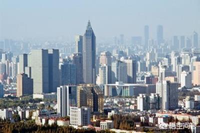 南京是一线城市吗,南京市离一线城市还有多远呢？