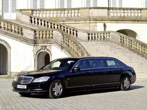 世界上最豪华的车要多少钱（世界上最豪华最贵的车是什么车）
