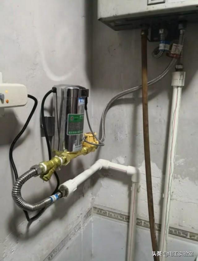水压低热水器难启动，在进水口加装增压泵