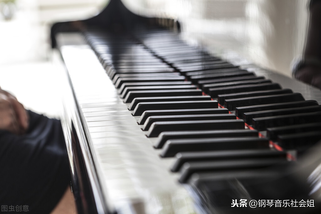 成人学钢琴：简单易上手的五首钢琴曲适合左右手不协调的人