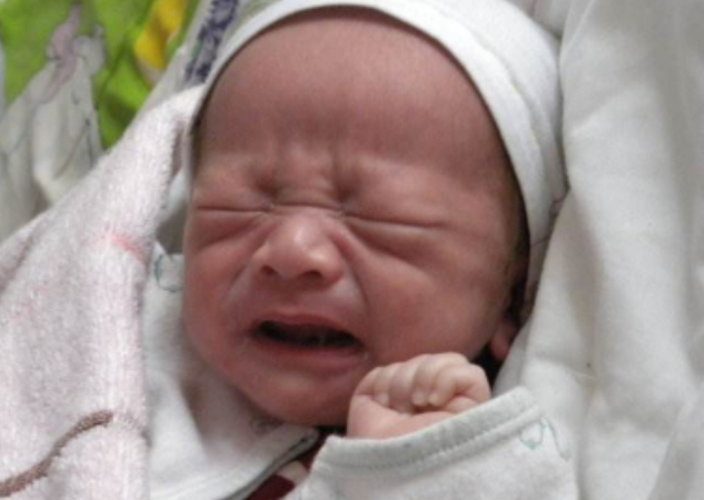婴儿刚出生时4种哭声，暗示不同“小脾气”，你的娃表现怎样？