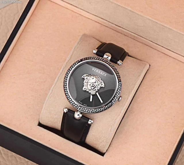 范思哲立体美杜莎头像手表充满吸引力，既能彰显出古典奢华风格