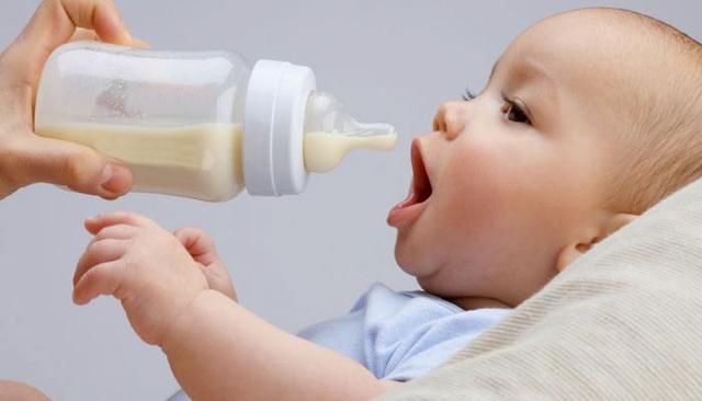 天气转凉如何让宝宝喝到温热的奶？四款温奶器测评