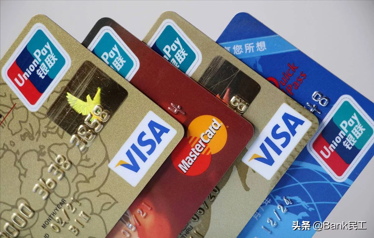 信用卡分期和最低还款哪个划算（信用卡最低还款会越滚越多吗） 2