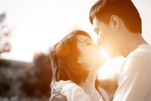 7.6国际接吻日亲吻你爱的人节日说说 让吻代替你说出心中的爱