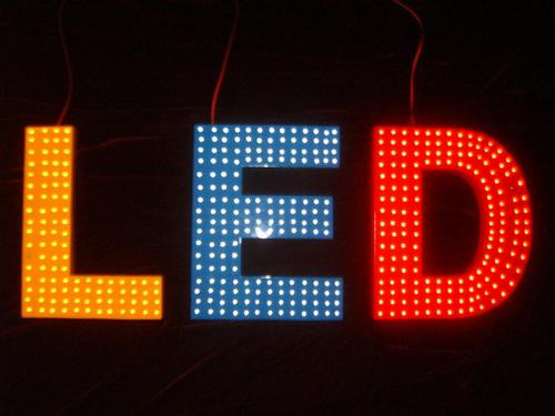 蓝光LED为什么会发光？