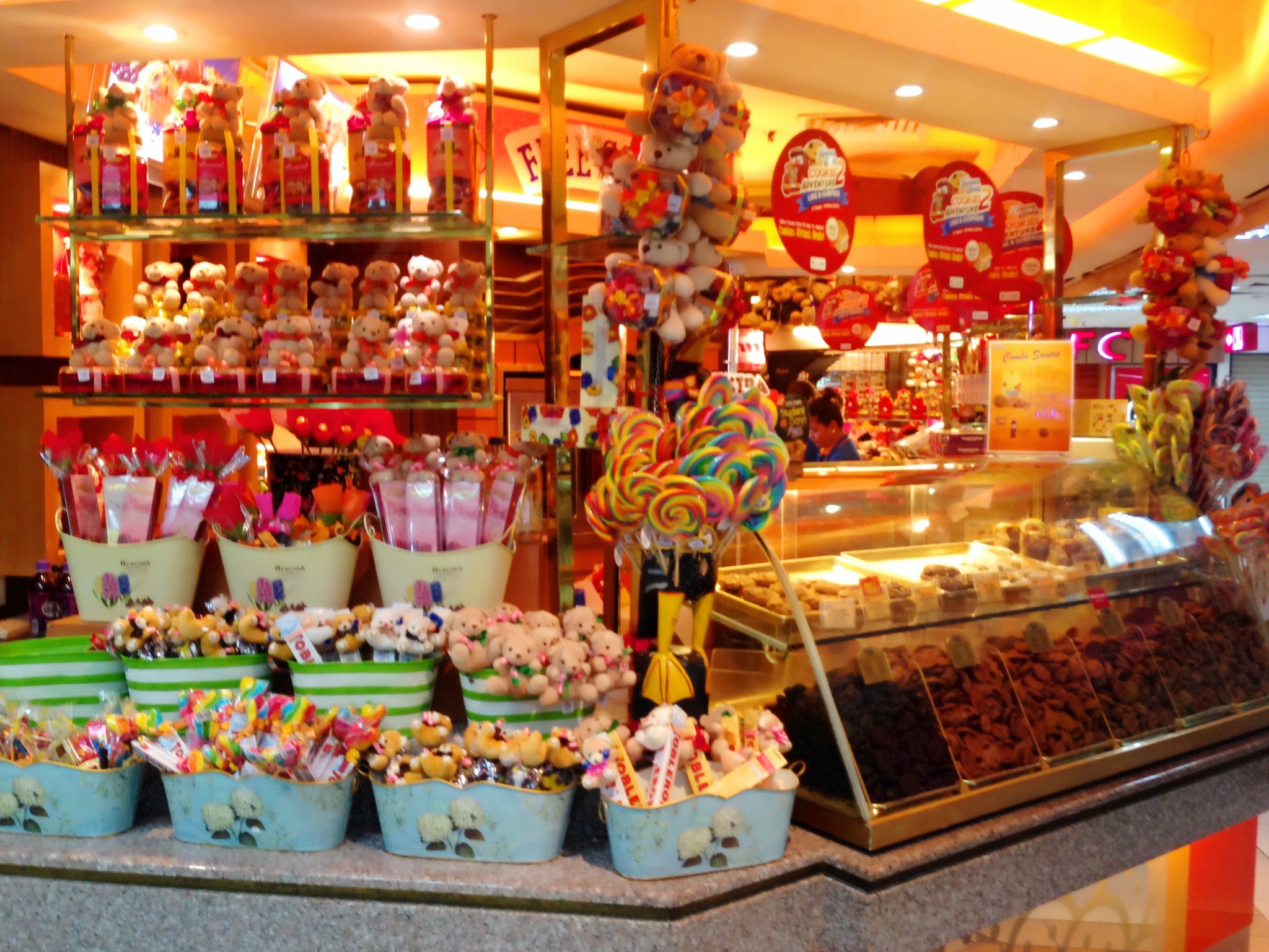四兄弟走街串巷卖糖果，坚持14年创办徐福记，年销售额高达60亿