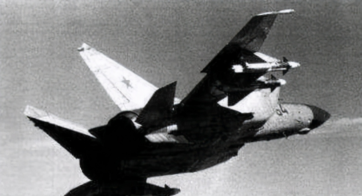 被苏联严格保密的杀手锏，米格25究竟有多猛？速度快过美国导弹？