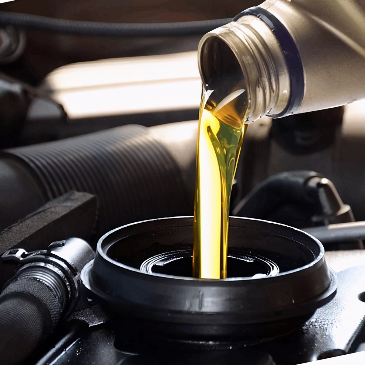 如何选择合适的机油？机油的标准体系有哪些？