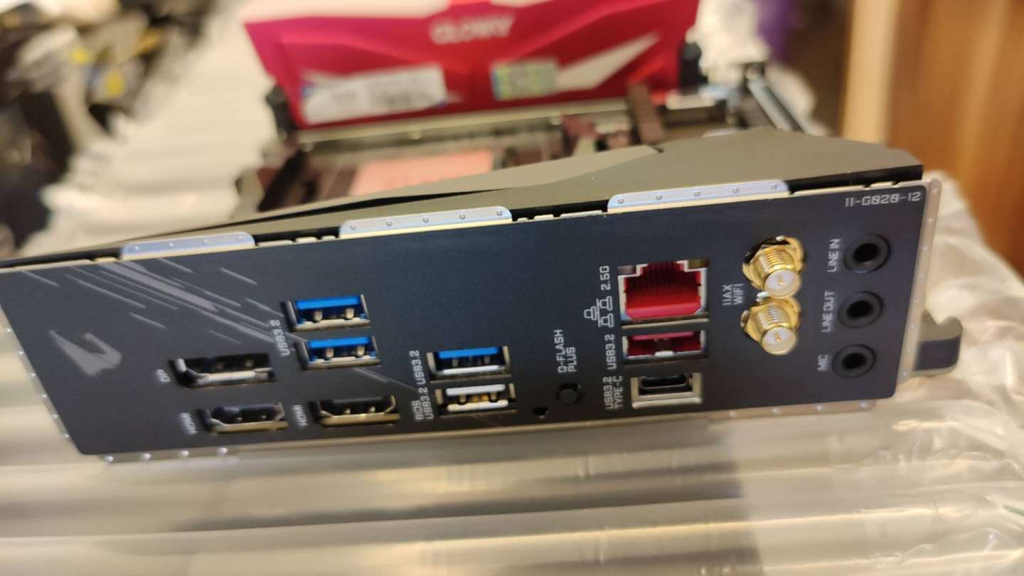 「装机」ITX电脑主机与AMD 3700X锁频降压、散热器风扇转速调整