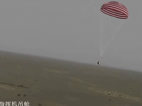 面积1200平方米！神舟飞船的降落伞有多厉害？不能一下全打开