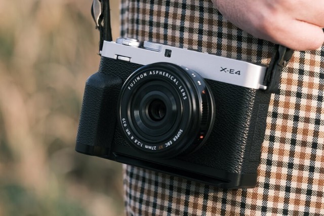 高颜值和高画质并存 富士X-E4最佳随身相机