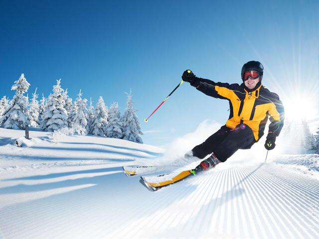 滑雪技巧初学者，初学滑雪应注意哪些技巧