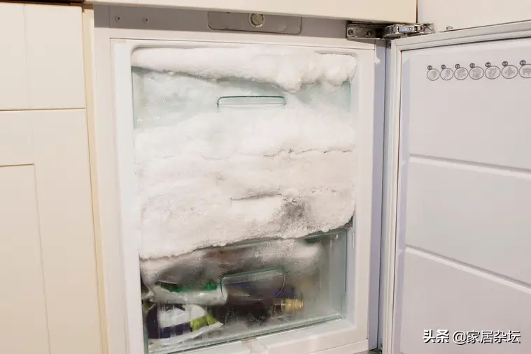 冰箱上层结冰怎么回事（冰箱门上结冰是什么原因）