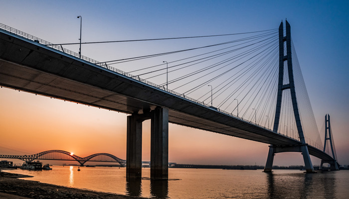 胶州湾大桥是世界上第一长的跨海大桥吗?