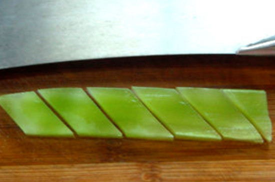 莴苣怎么切,切莴笋怎么切成菱形片？