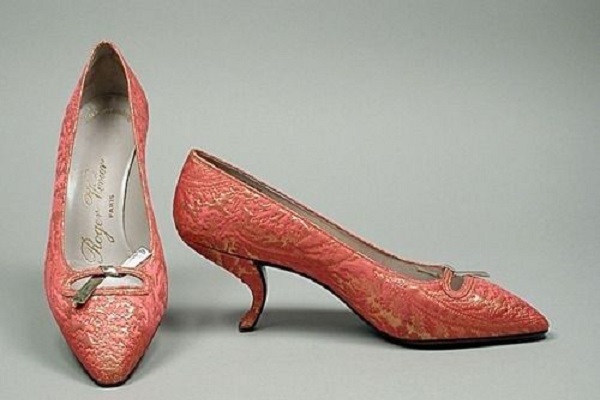 世界十大奢侈女鞋品牌:菲拉格慕第5(菲拉格慕经典款女鞋)