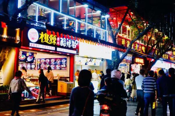 中国十大知名美食街(中国十大著名小吃街)