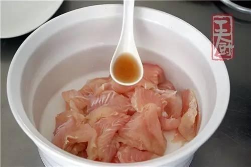 带鱼怎么做酸菜鱼怎么做(酸菜带鱼怎么做好吃又简单)