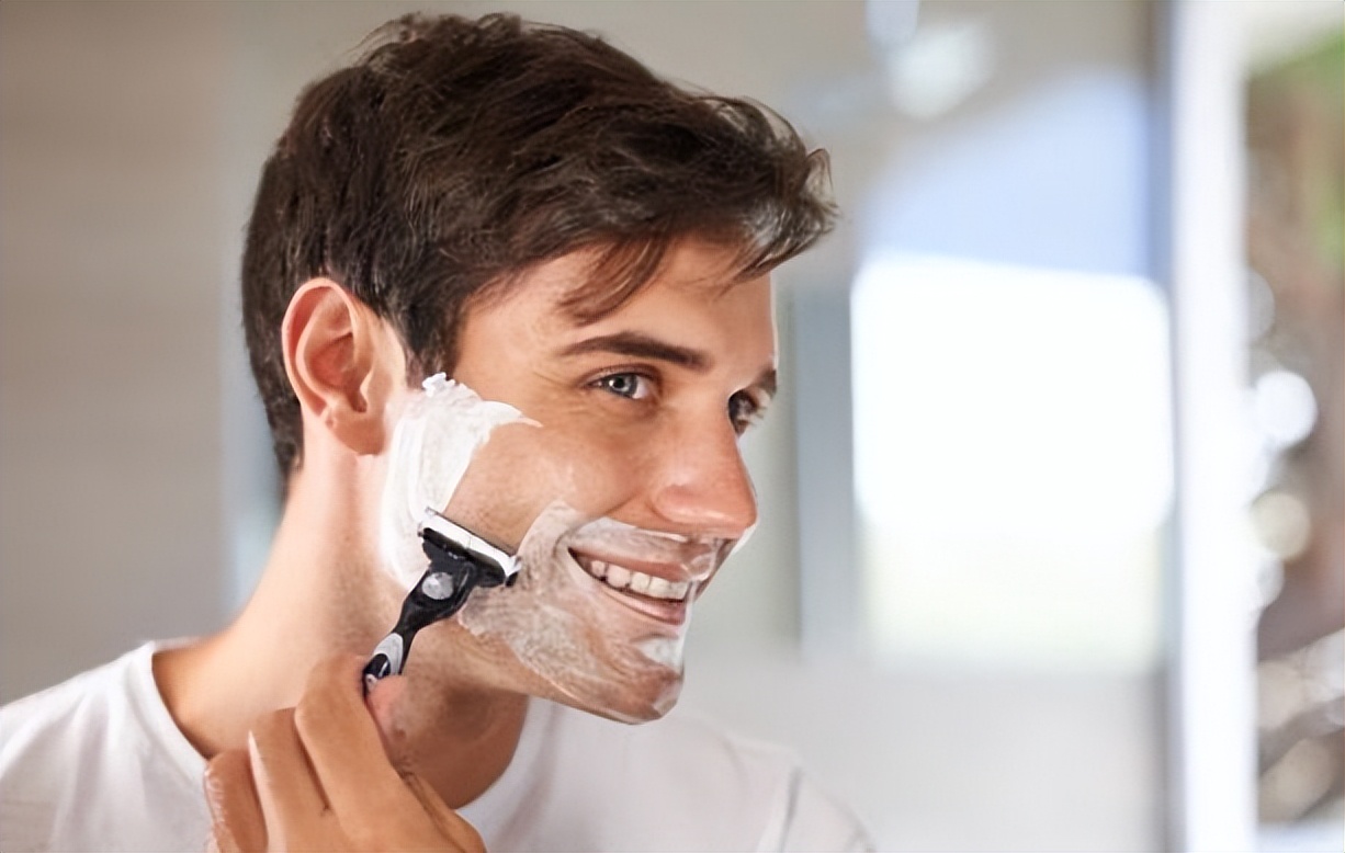 男性刮胡子频率高，代表了什么？天天刮胡子，会影响寿命吗？