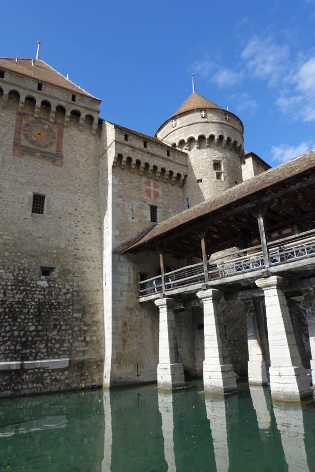瑞士西庸城堡介绍(瑞士最著名的城堡)