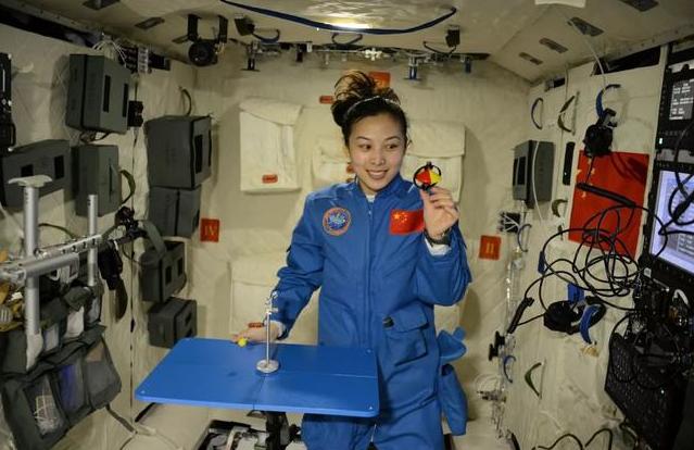 女性宇航员的数量越来越多！如何在狭小的飞船内保障她们的隐私？
