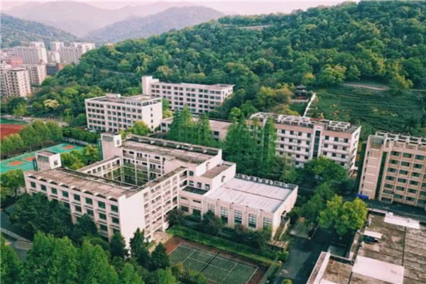 秦皇岛十大高中排行榜 卢龙县中学上榜第一风景优美