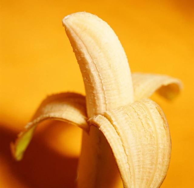 吃蒸香蕉的好处和坏处(吃干香蕉片的好处和坏处)