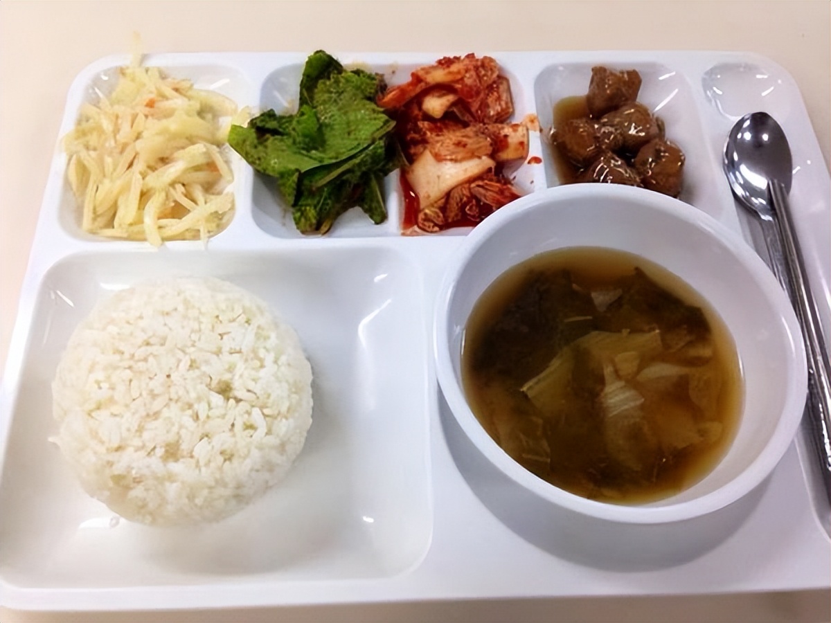 韩国饮食文化特点（揭开韩国人的饮食生活和生活水平）