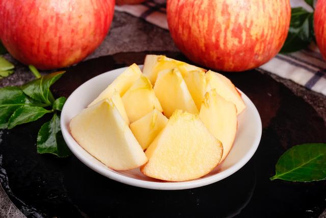 减肥吃苹果的好处(吃苹果能不能减肥吃苹果有什么好处)
